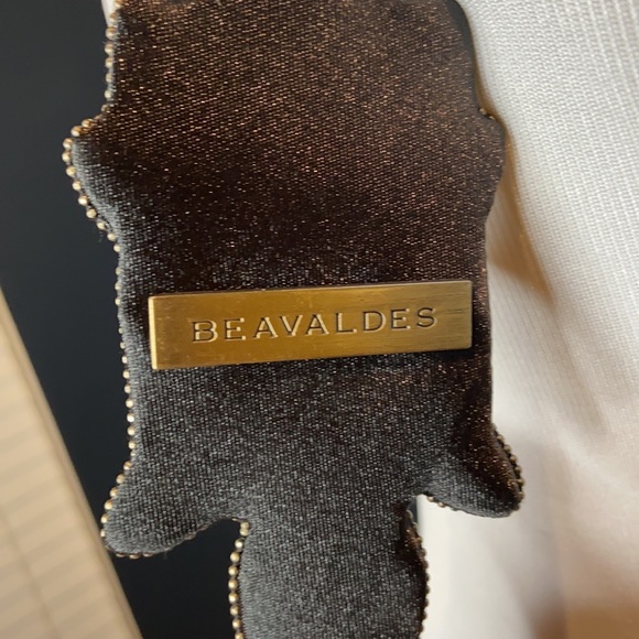Bea Valdes choker statement piece